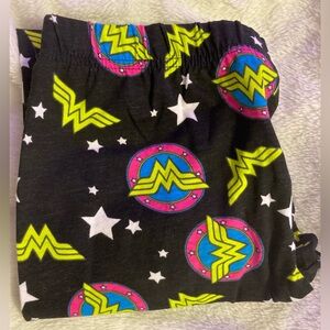 NWOT Wonder Woman DC Comics Originals Leggings Size Medium/Large